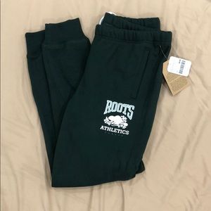 Roots RBA SLIM CUFF SWEATPANTS in Park Green